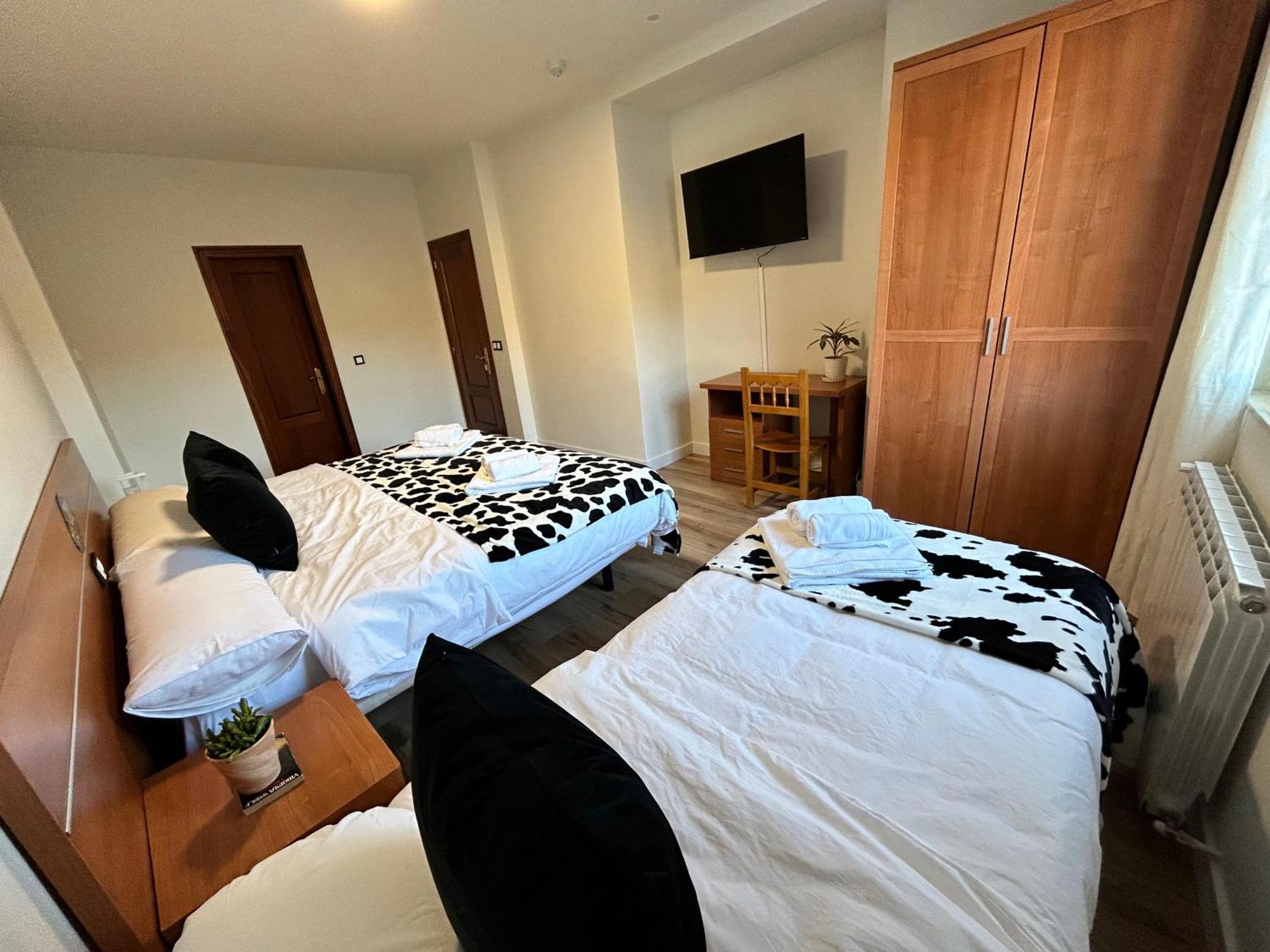 Hotel Bicis & Vacas à La Pola de Gordon Extérieur photo
